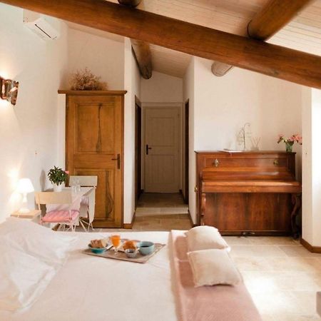 Provence Dodo Bed & Breakfast Villeneuve  Exterior photo