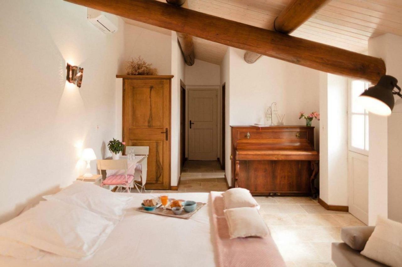 Provence Dodo Bed & Breakfast Villeneuve  Exterior photo